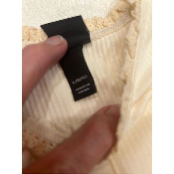 Large 10/12 beige tank top ruffled trimmed button front ribbed feel - Picture 7 of 9